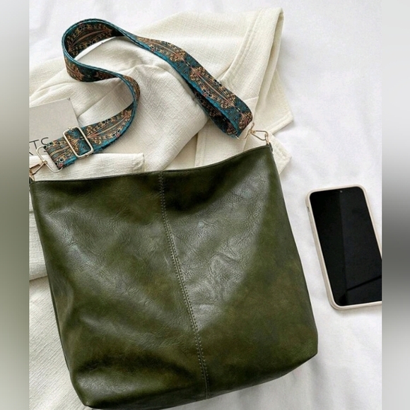 *LAST ONE* Green Vegan Leather Boho Bag - Picture 3 of 4